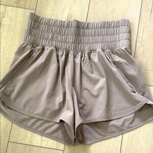 Abercrombie & Fitch YPB high rise shorts size small